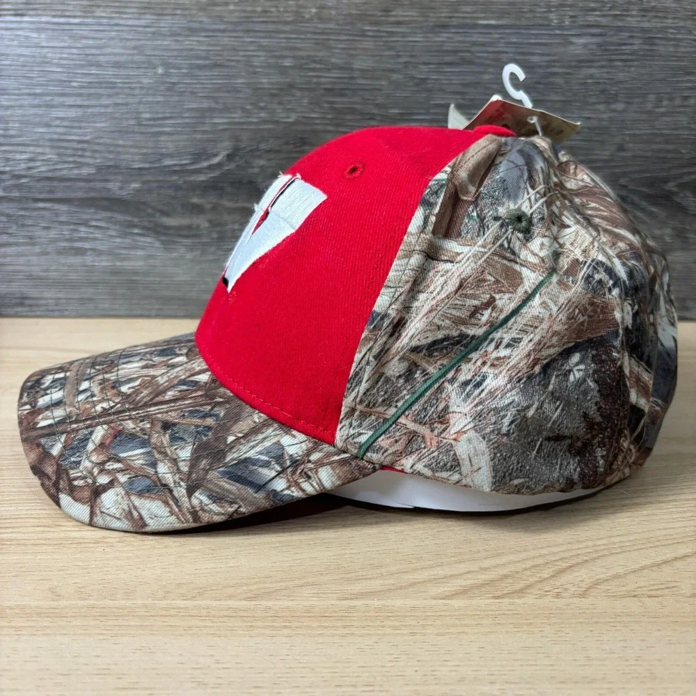 Wisconsin Badgers Hat Cap Strap‎ Back Red Camo NCAA Adjustable NWT *